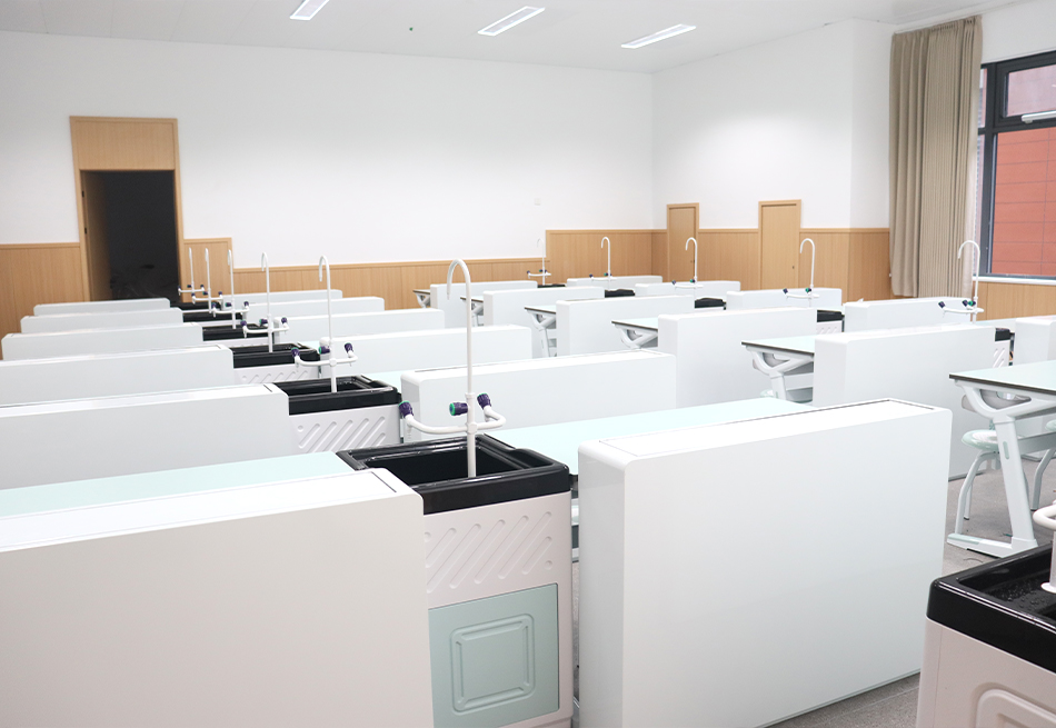 案例展示-創(chuàng)新實驗室 升降學(xué)生桌！！ 